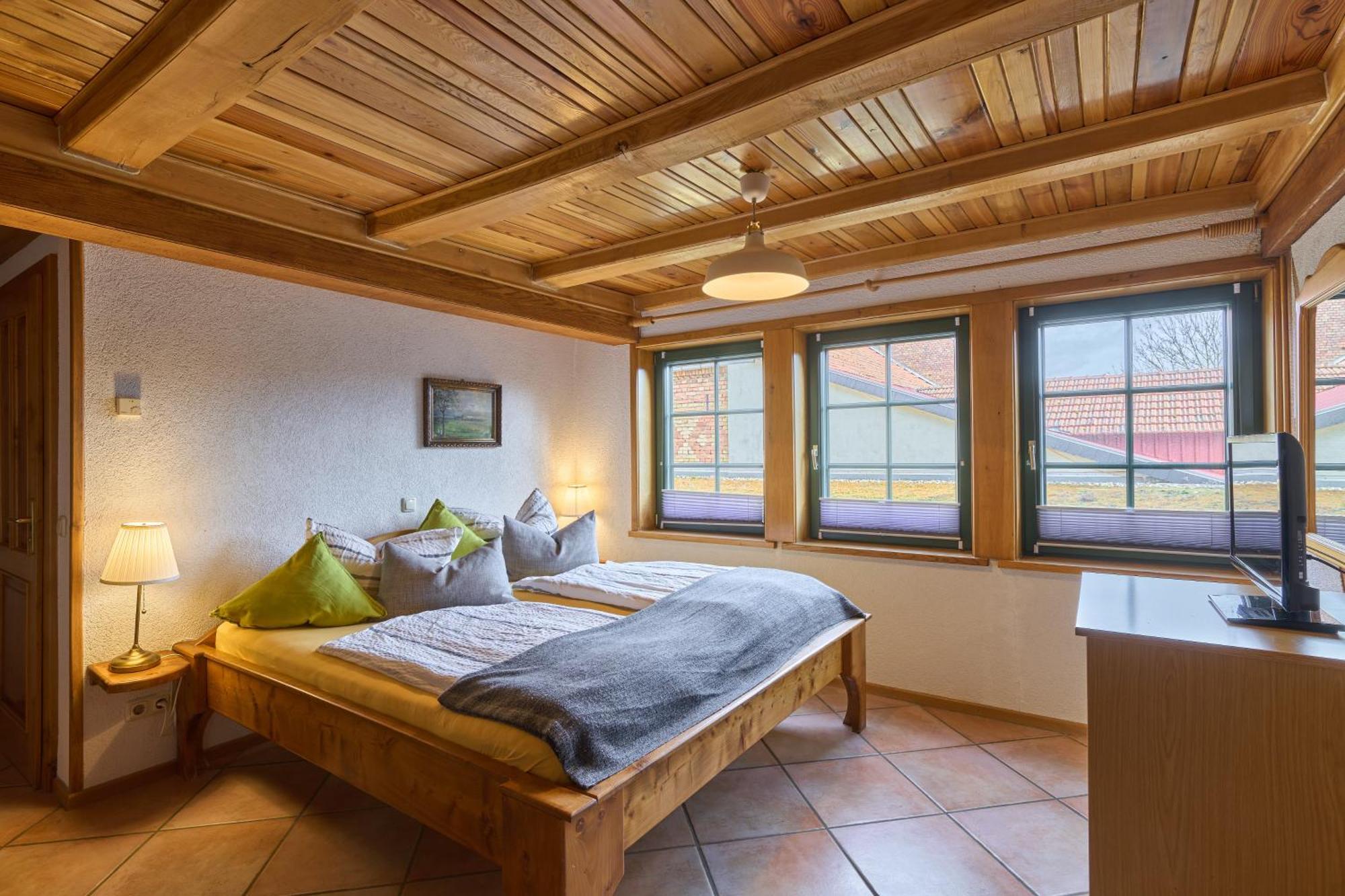 Landhotel Brauner Hirsch Kammerforst Bilik gambar
